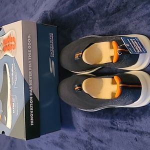 Skechers Go Walk 6 (Men ) NEW!!!